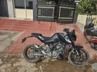 Black KTM Duke 200