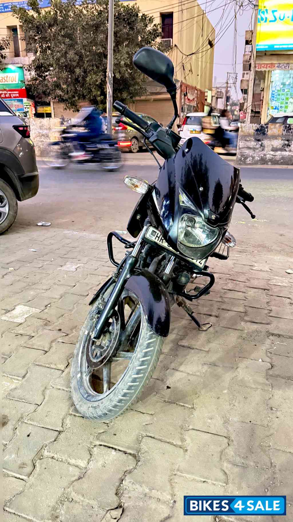 Black Bajaj Pulsar 125 Split Seat