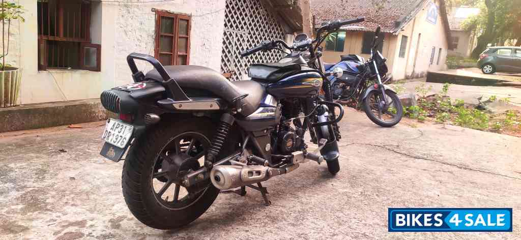 Blue Bajaj Avenger Street 150