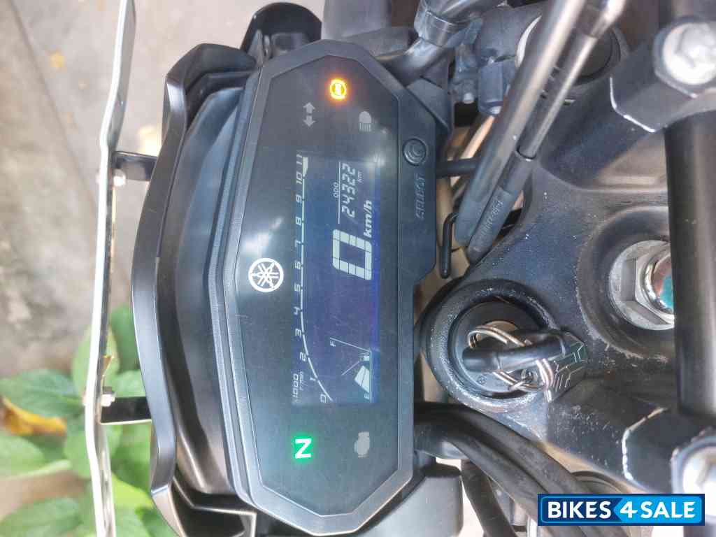 Black Yamaha FZS 25 2022