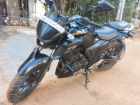 Black Yamaha FZS 25 2022