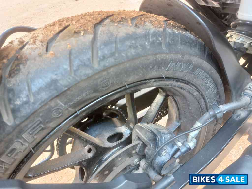 Black Yamaha FZS 25 2022