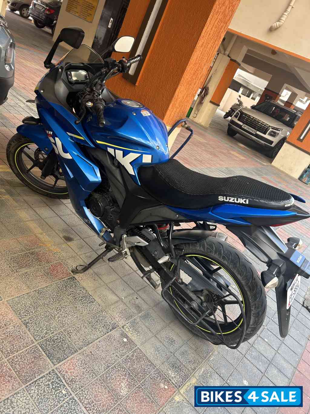 Suzuki Gixxer SF