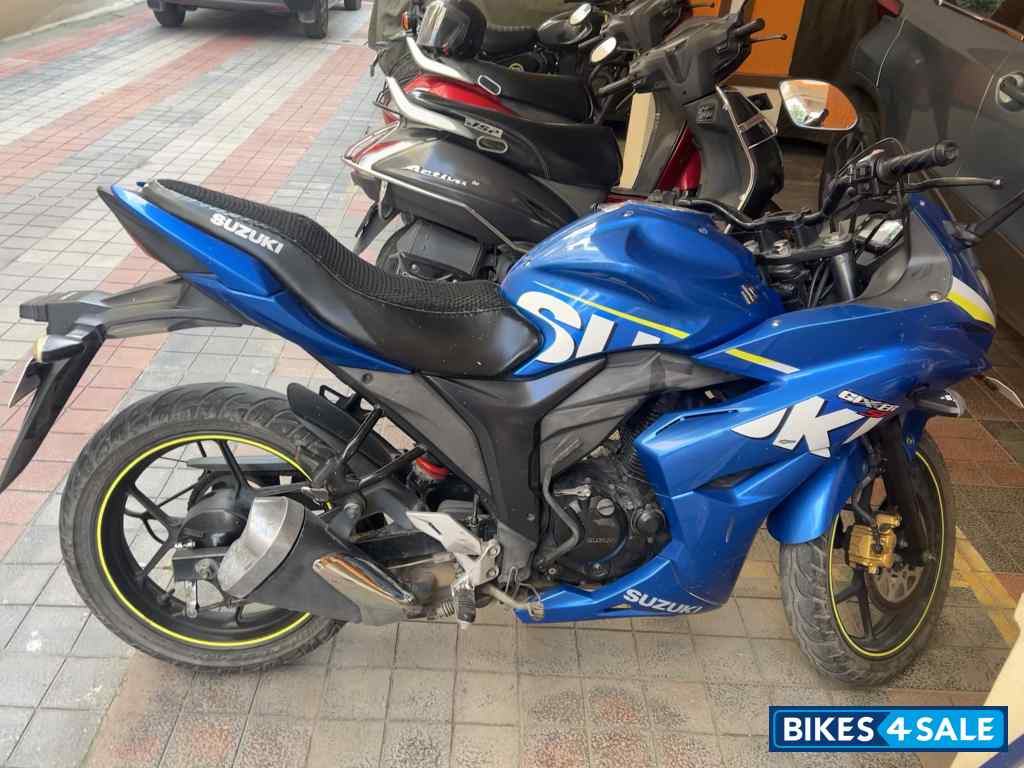 Suzuki Gixxer SF