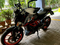 Black KTM Duke 390