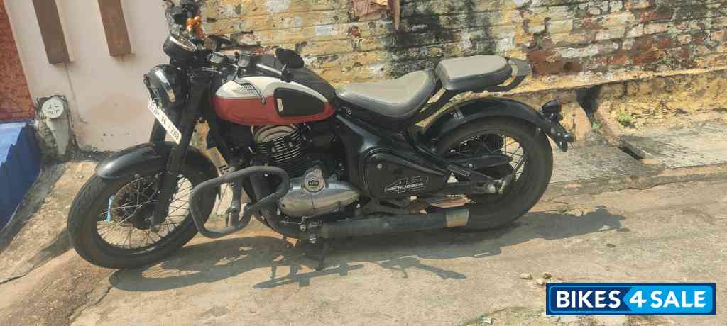 Dual Tone Jawa 42 Bobber Dual Channel ABS