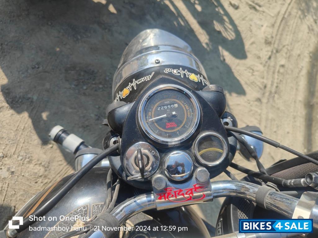 Black Royal Enfield Bullet Standard 350