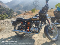 Black Royal Enfield Bullet Standard 350