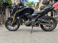 Honda CB300F Deluxe Pro