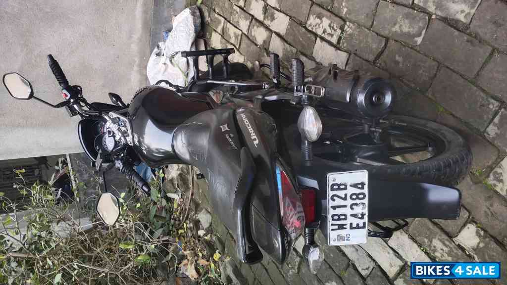 Black Honda Unicorn 160 BS6