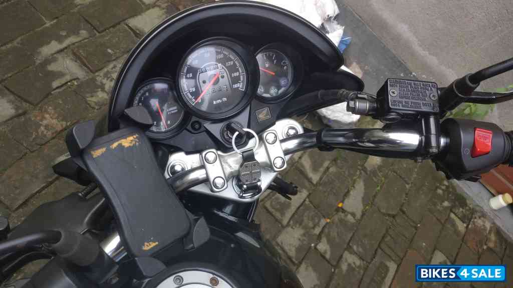 Black Honda Unicorn 160 BS6