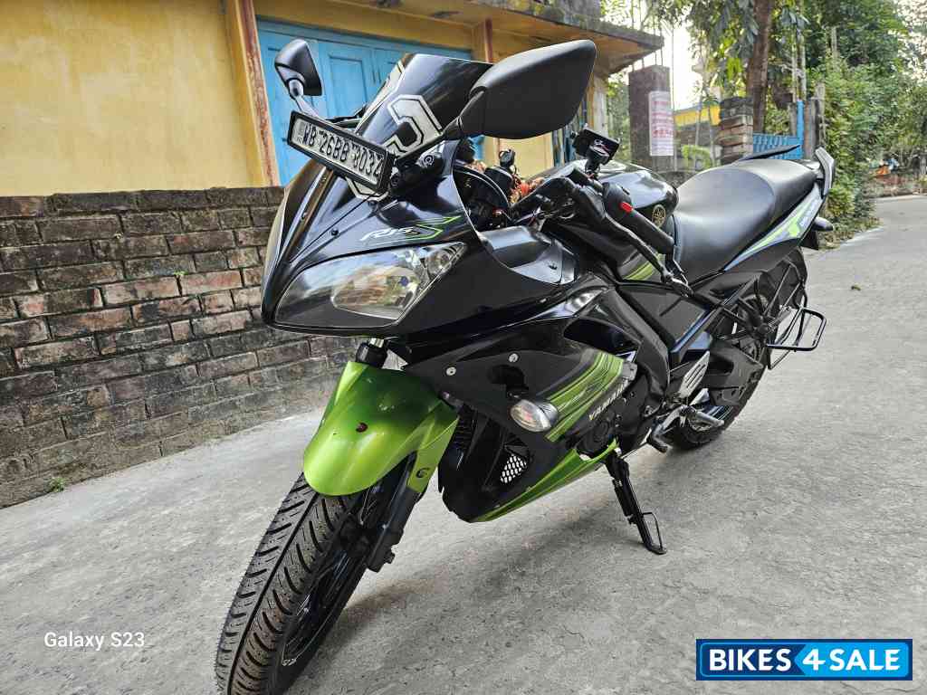 Black Green Yamaha YZF R1S