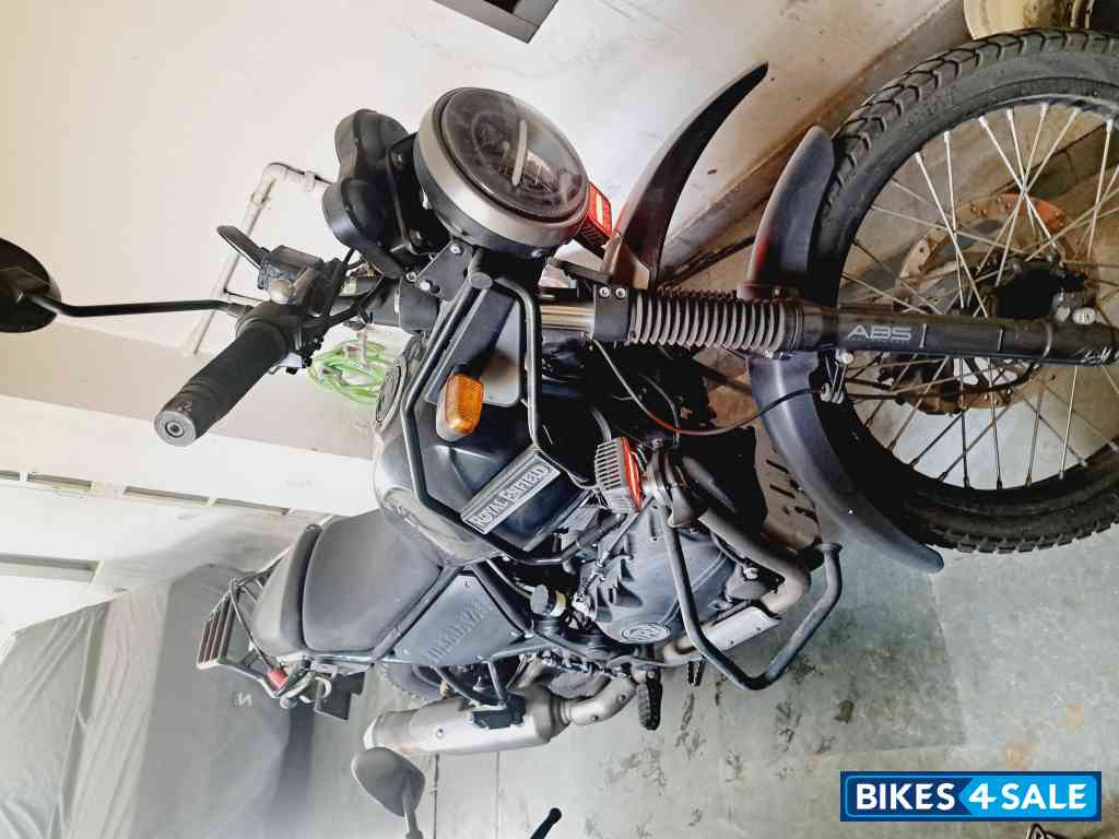 Black Royal Enfield Himalayan BS VI