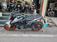 KTM Duke 200