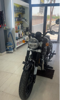 Royal Enfield Super Meteor 650