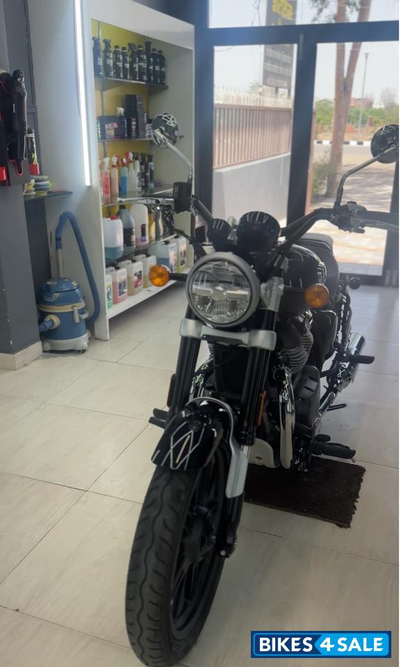 Royal Enfield Super Meteor 650