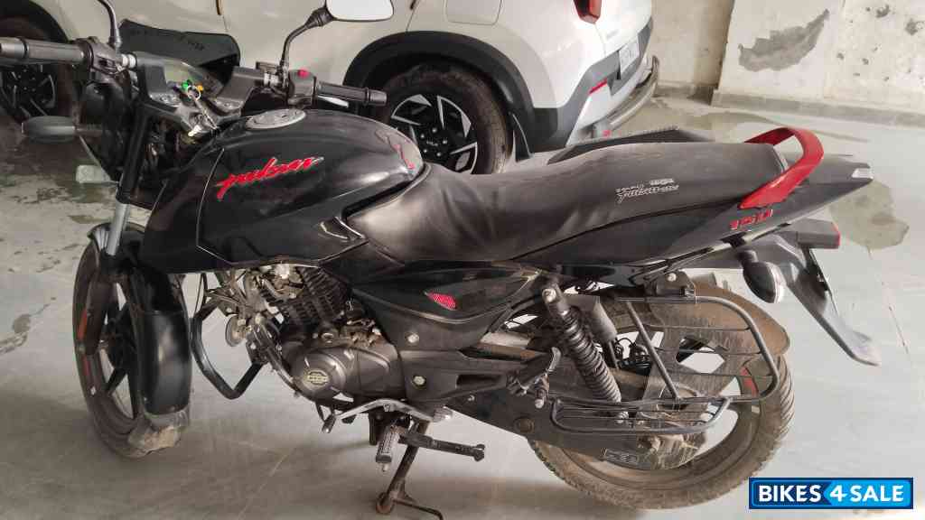 Black Bajaj Pulsar 150 DTSi