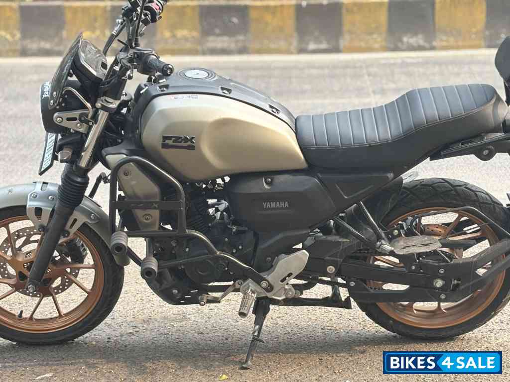 Titanium Yamaha FZ-X