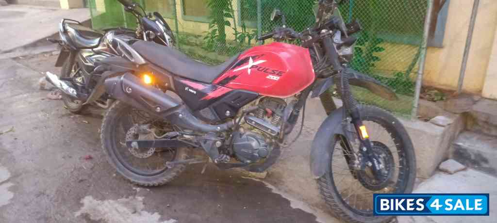 Red Hero XPulse 200