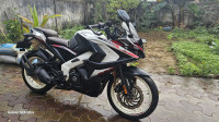 White Bajaj Pulsar RS 200 BS6