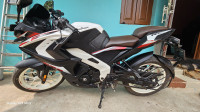 White Bajaj Pulsar RS 200 BS6