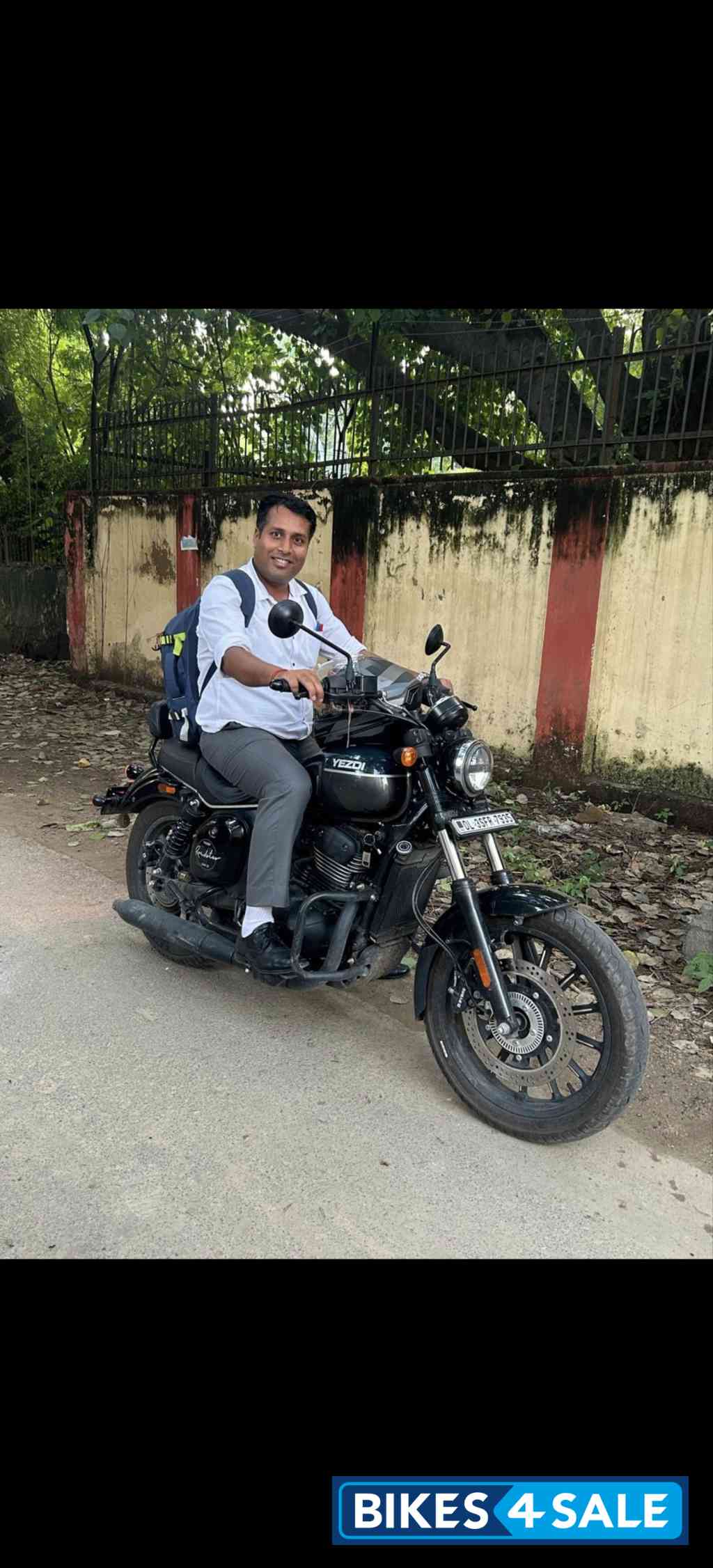 Forest Green Dual Tone Yezdi Roadster Dual Tone