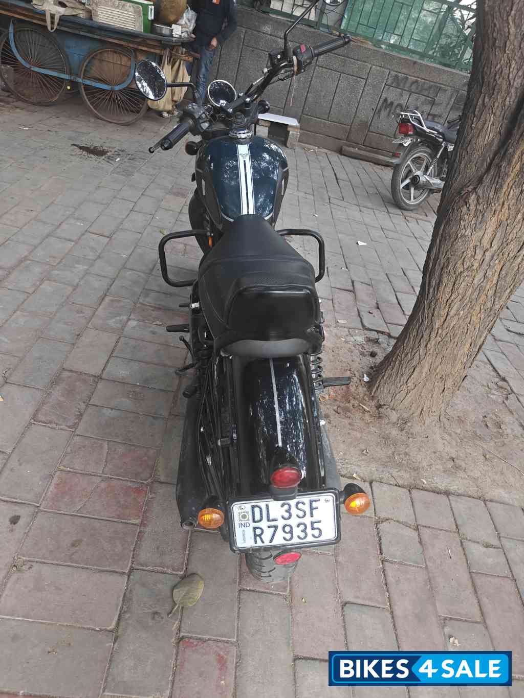 Forest Green Dual Tone Yezdi Roadster Dual Tone