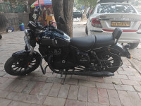 Forest Green Dual Tone Yezdi Roadster Dual Tone