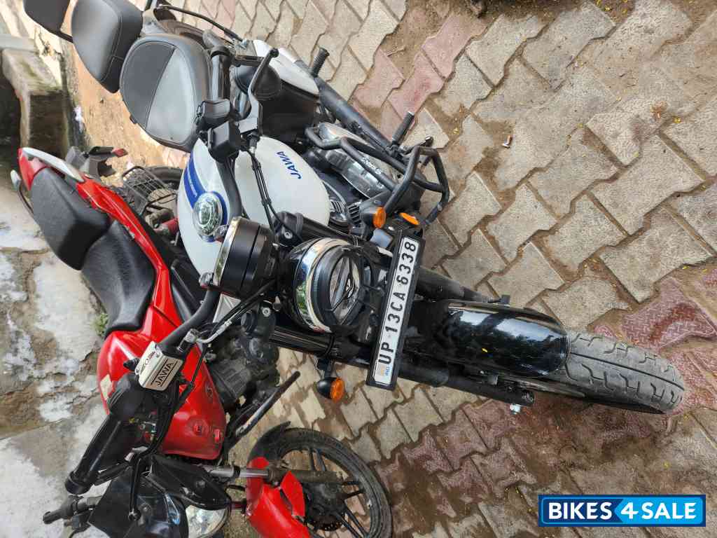 White And Blue Jawa 42 Bobber Dual Channel ABS