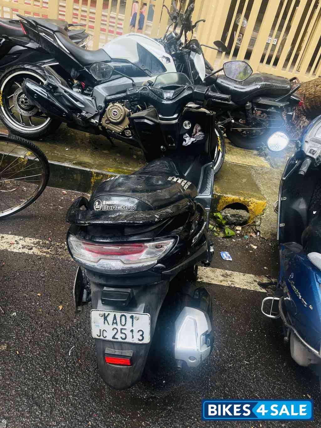 Black Suzuki Burgman Street