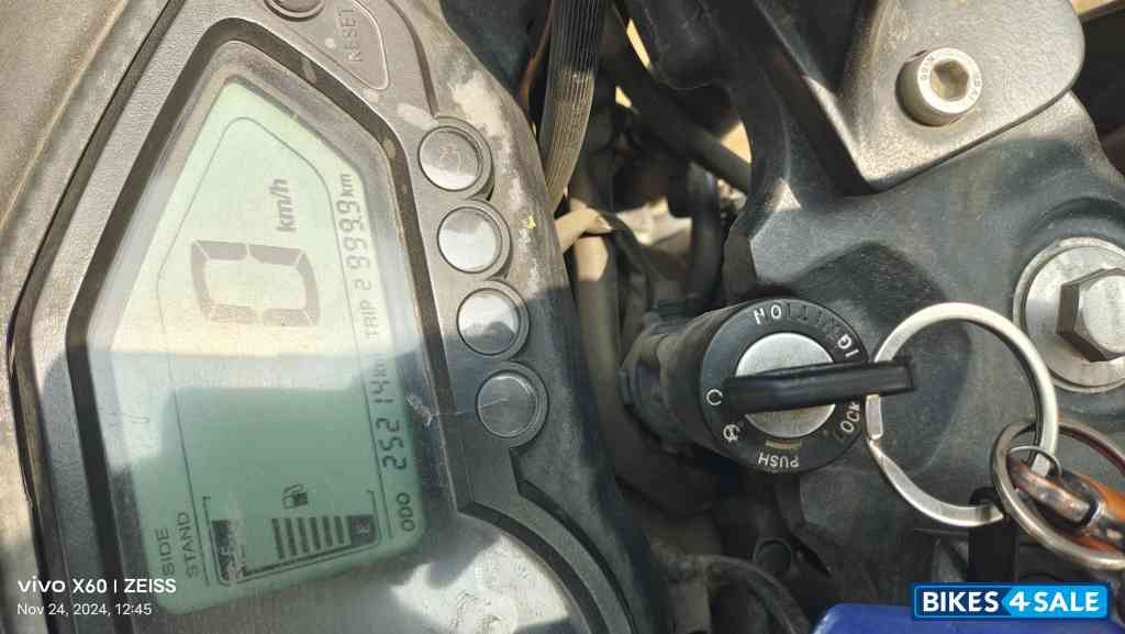 Bajaj Pulsar 125 Carbon Fibre Disc Split Seat