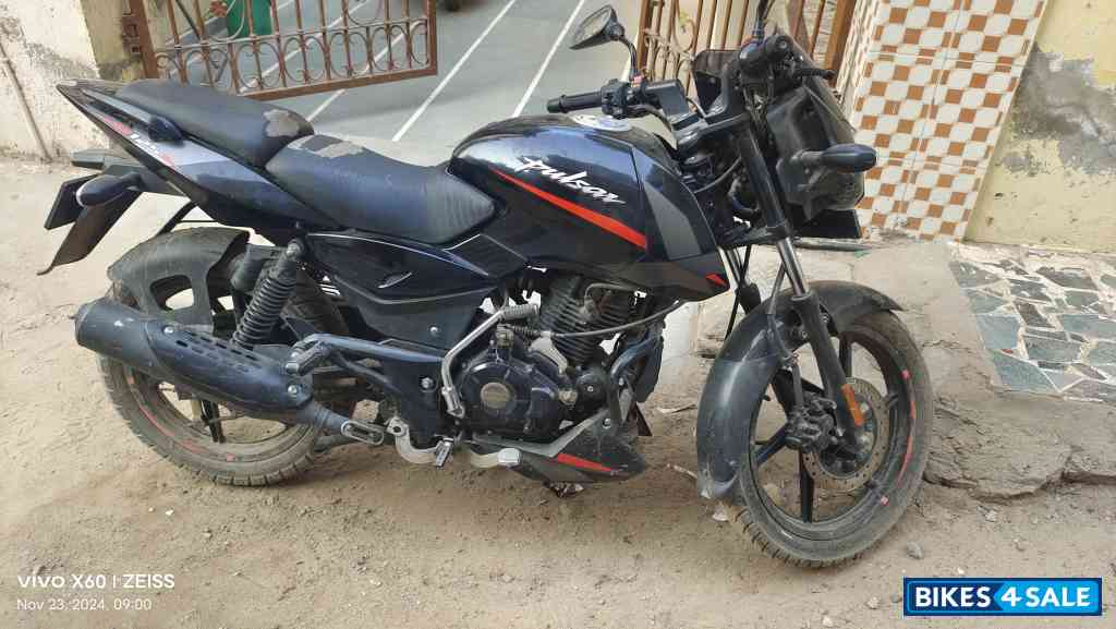Bajaj Pulsar 125 Carbon Fibre Disc Split Seat