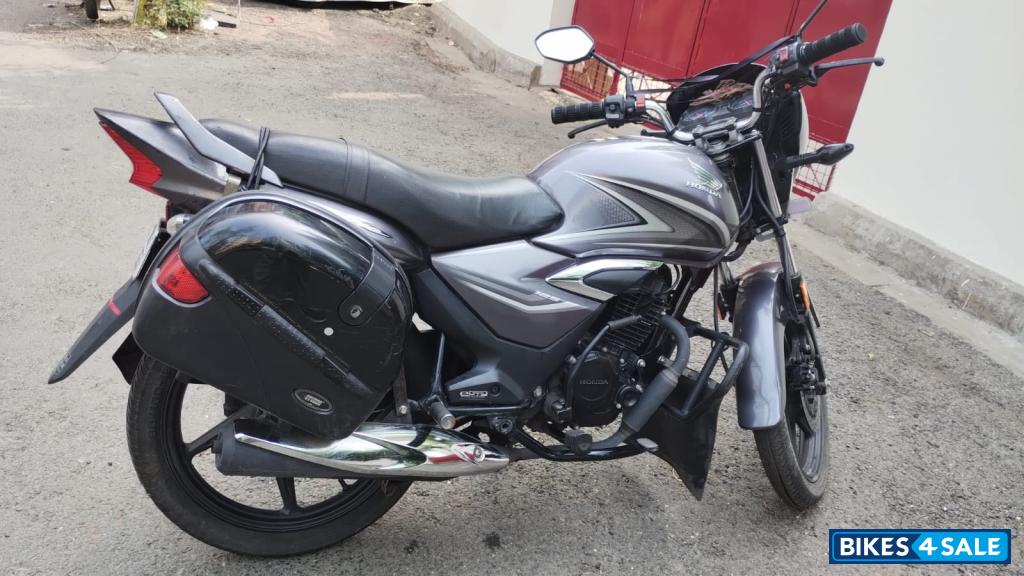 Metallic Gray Honda Shine 125 Disc