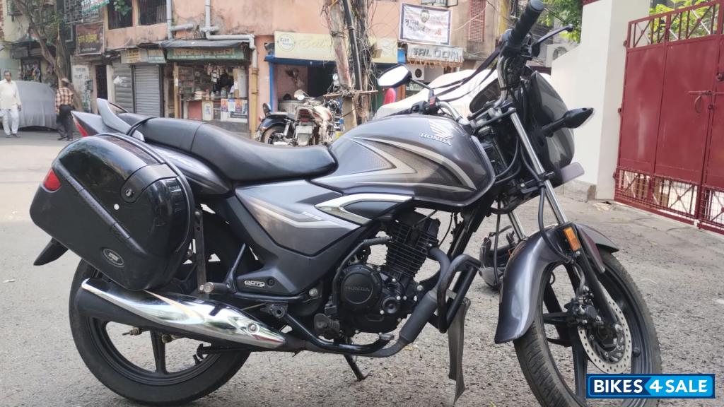 Metallic Gray Honda Shine 125 Disc