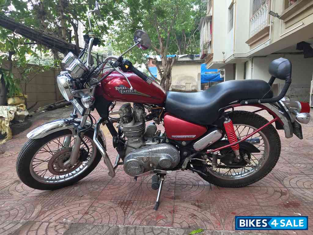 Riviera Red Royal Enfield Thunderbird 350