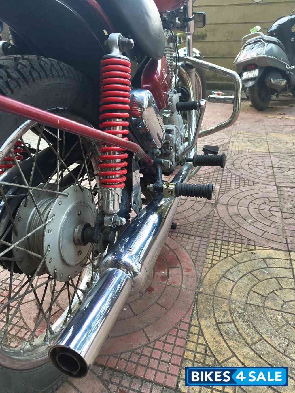 Riviera Red Royal Enfield Thunderbird 350