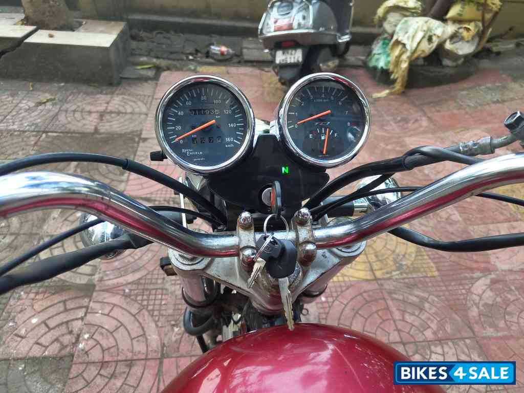 Riviera Red Royal Enfield Thunderbird 350