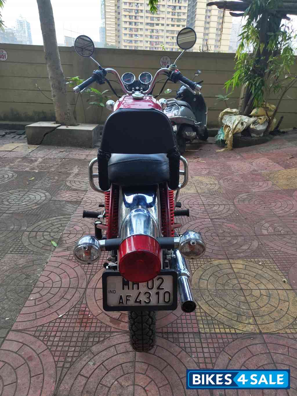 Riviera Red Royal Enfield Thunderbird 350