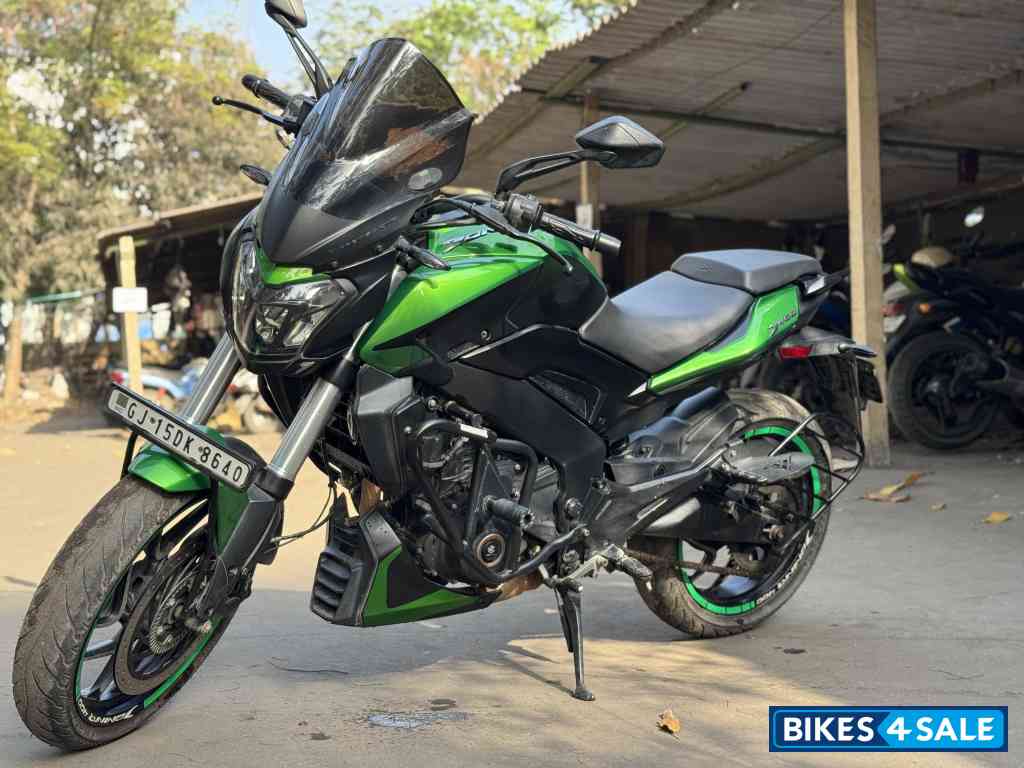 Green Bajaj Dominar 400 ABS BS6 Green Bajaj Dominar 400 ABS BS6