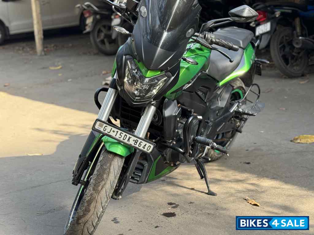 Green Bajaj Dominar 400 ABS BS6 Green Bajaj Dominar 400 ABS BS6