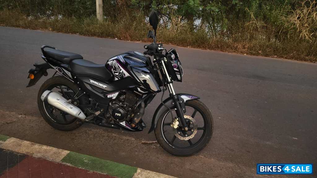 Black TVS Raider 125 Marvel Super Squad Edition