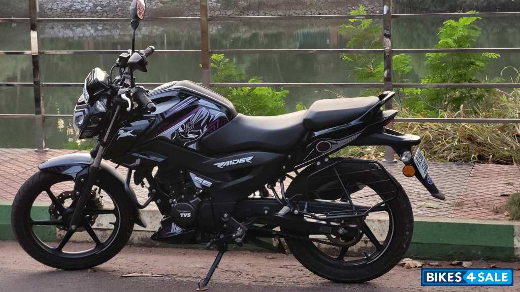 Black TVS Raider 125 Marvel Super Squad Edition