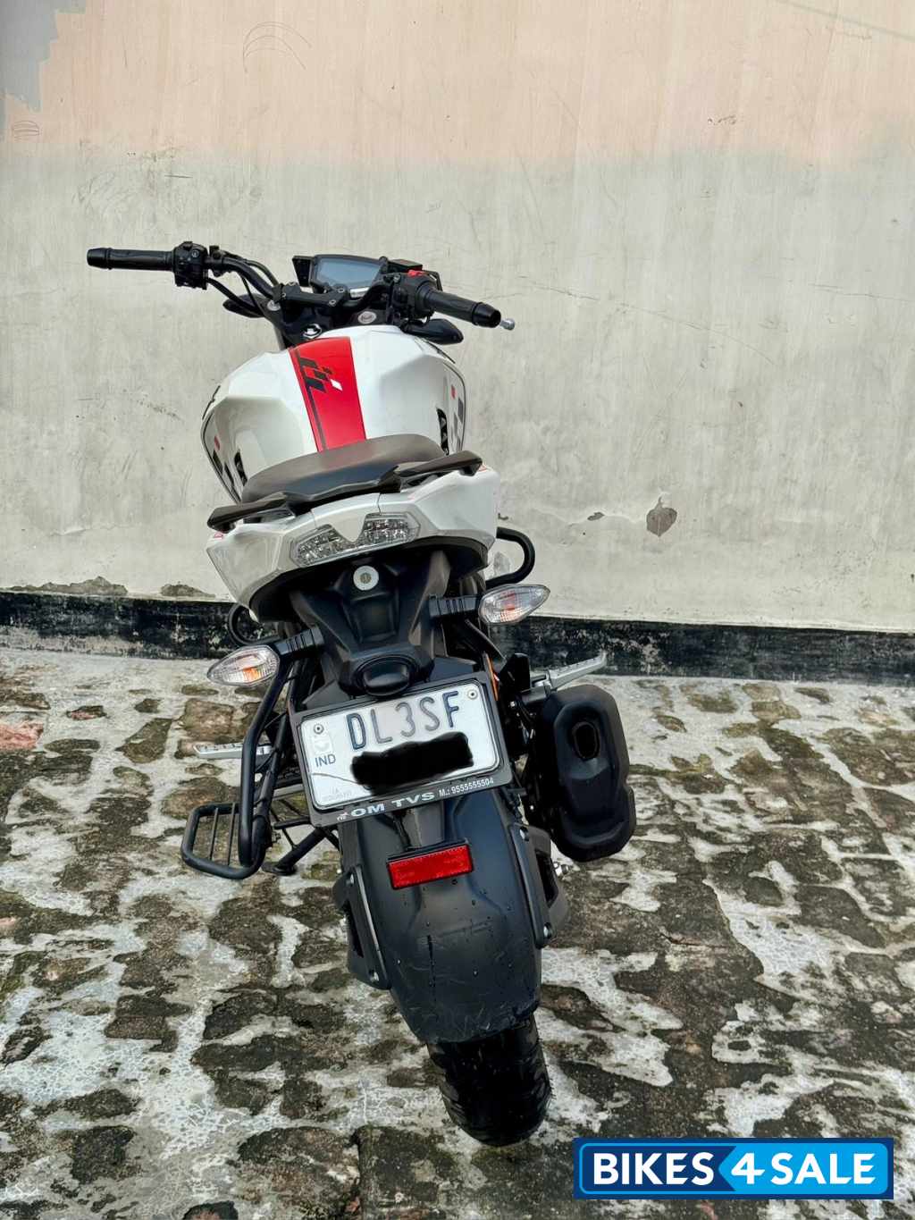 TVS Apache RTR 160 4V