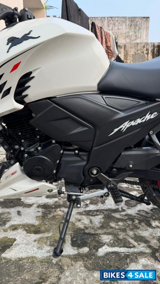 TVS Apache RTR 160 4V