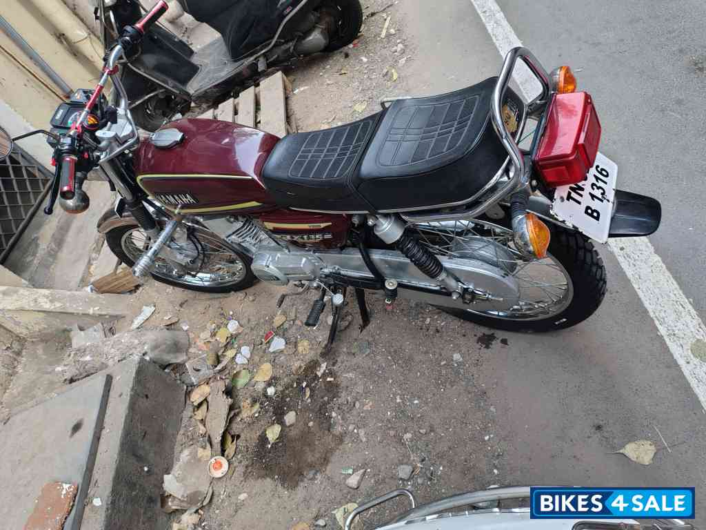 Red Yamaha RX 135