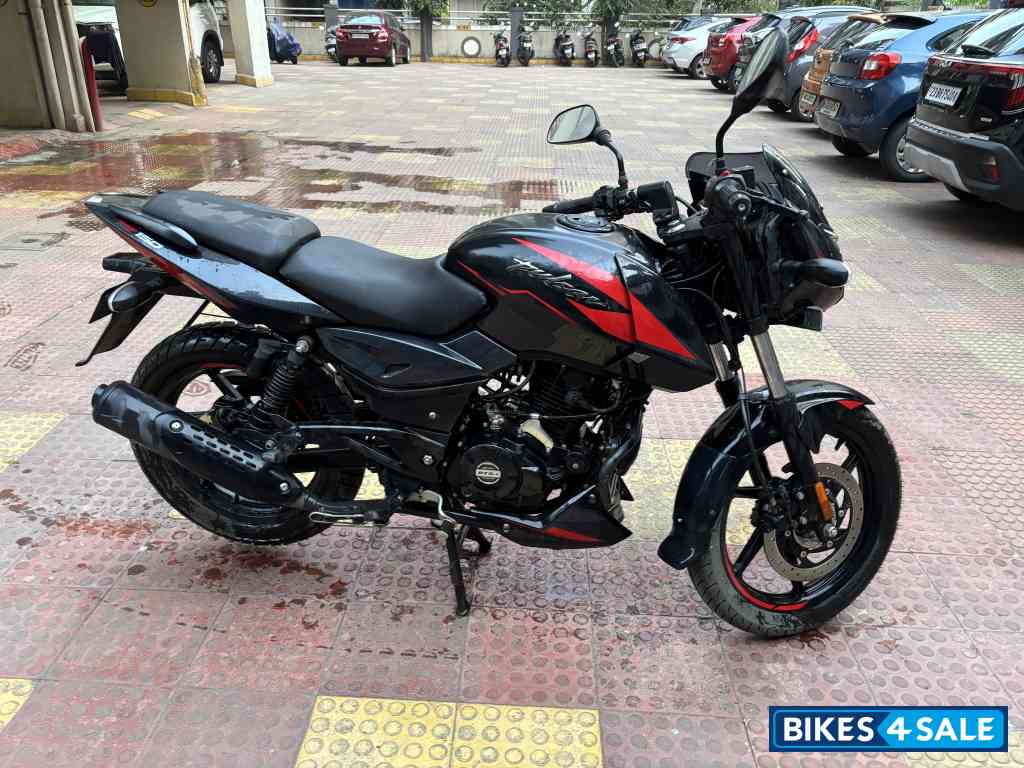 Bajaj Pulsar 150 Twin Disc BS6
