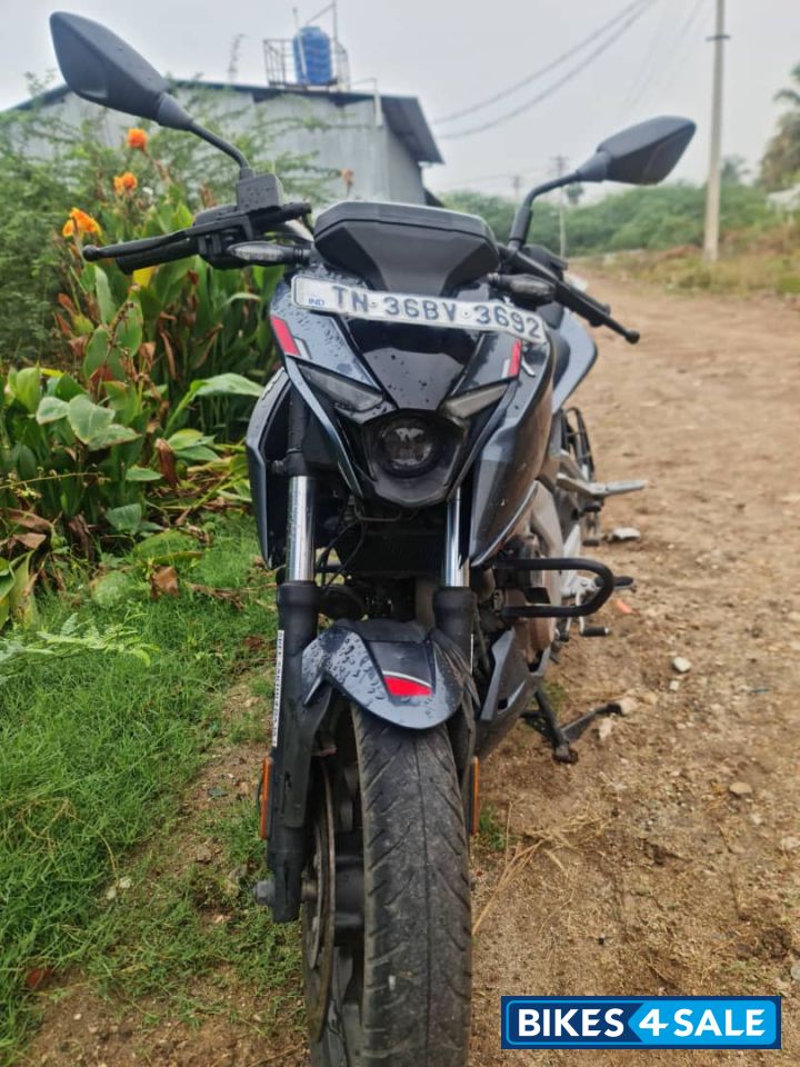 Glossy Techno Black Bajaj Pulsar N250