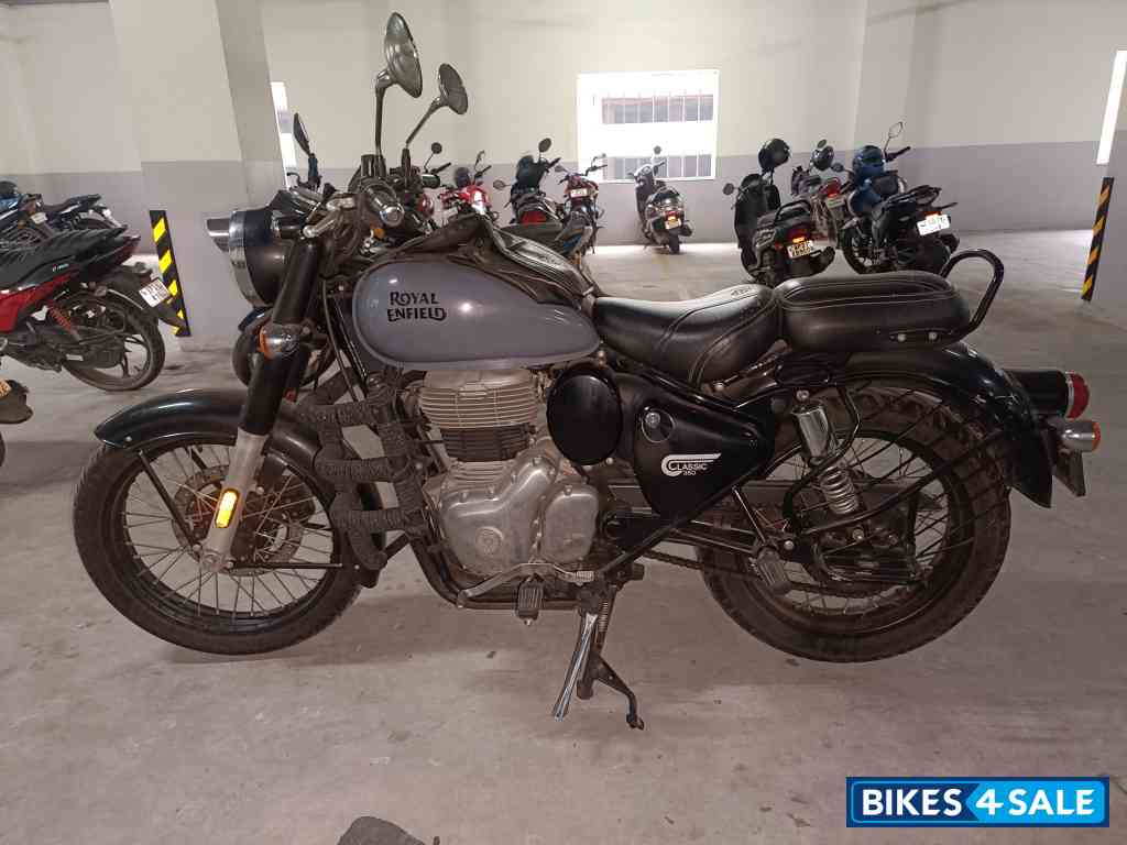 Grey Royal Enfield Classic 350 BS VI