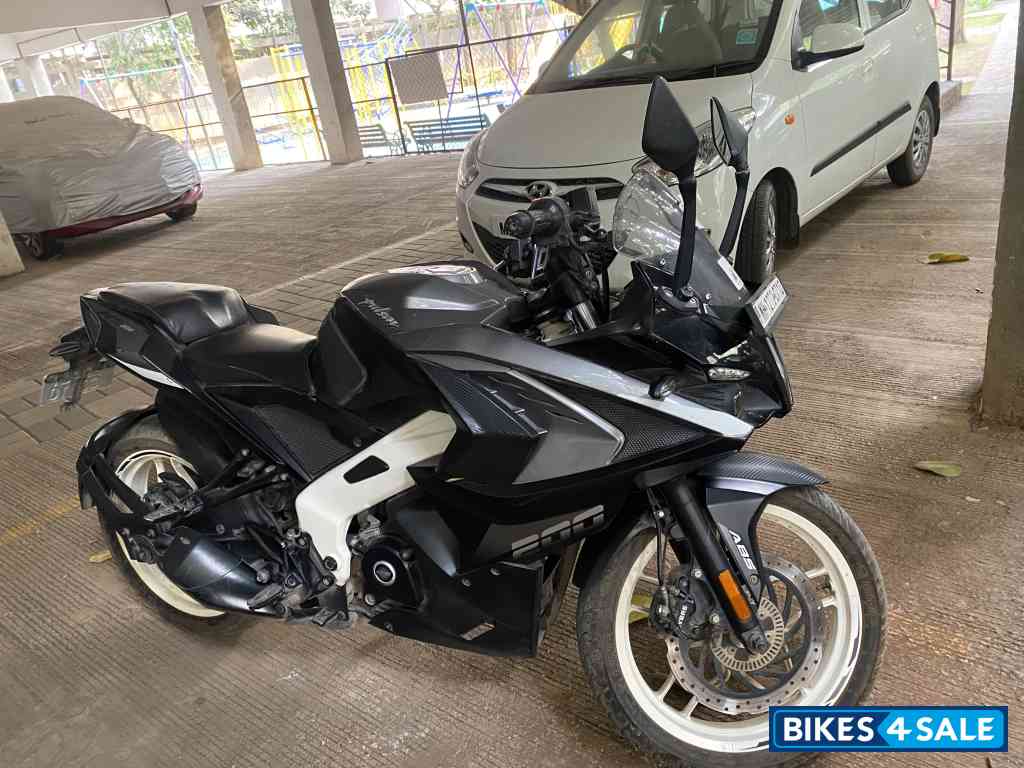 Bajaj Pulsar RS 200