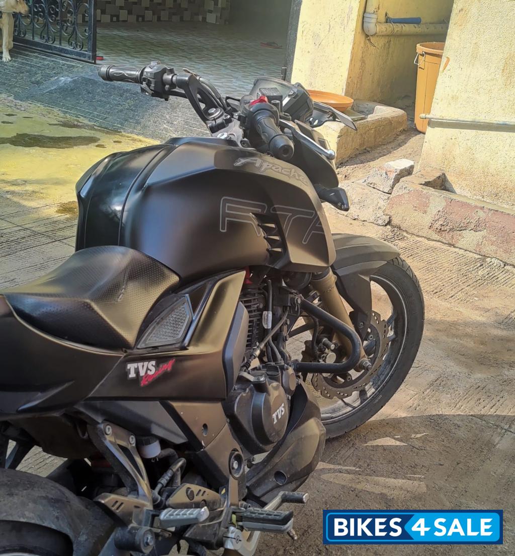 Matt Black TVS Apache RTR 200 4V